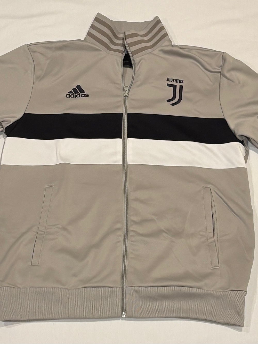 Adidas Juventus Men’s L Full Zip Track Jacket Beige Black Soccer